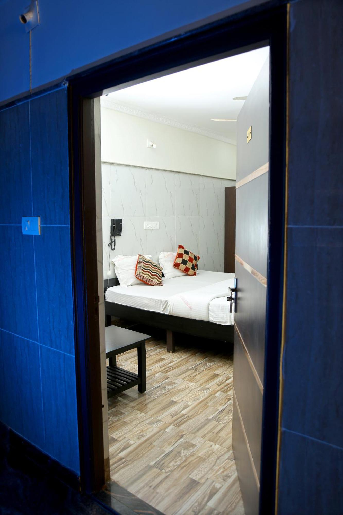 Lakeview Residency Tada Экстерьер фото